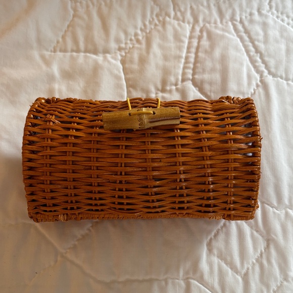 Lilly Pulitzer Handbags - Lilly Pulitzer Woven Rattan Clutch